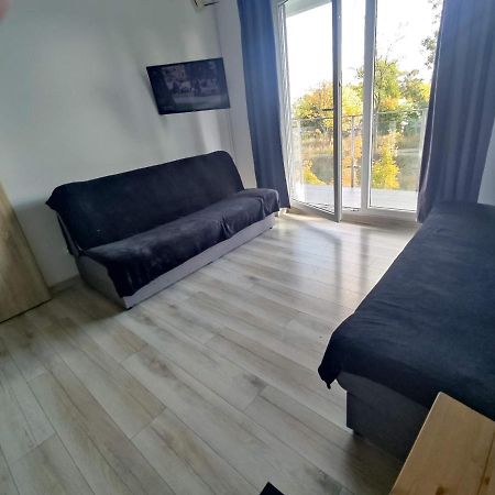 1110 Smialego 39 - Tanie Pokoje W Apartamencie - Samodzielne Zameldowanie - Self Check In Poznan Bagian luar foto