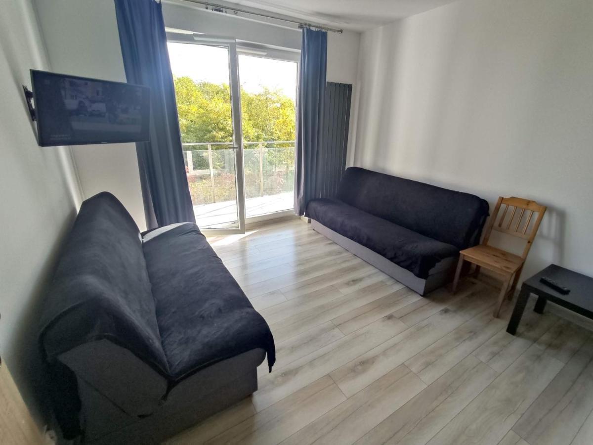 1110 Smialego 39 - Tanie Pokoje W Apartamencie - Samodzielne Zameldowanie - Self Check In Poznan Bagian luar foto
