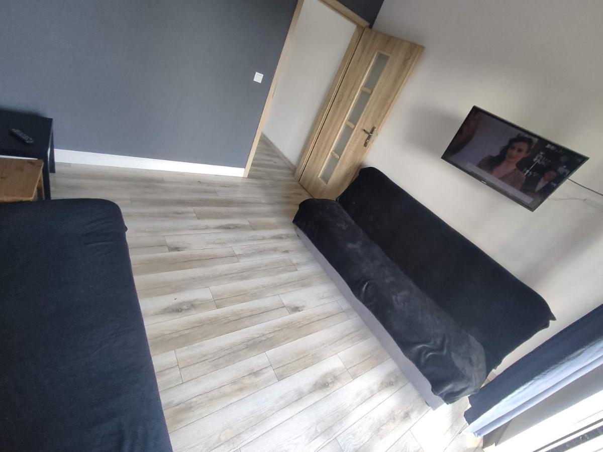 1110 Smialego 39 - Tanie Pokoje W Apartamencie - Samodzielne Zameldowanie - Self Check In Poznan Bagian luar foto