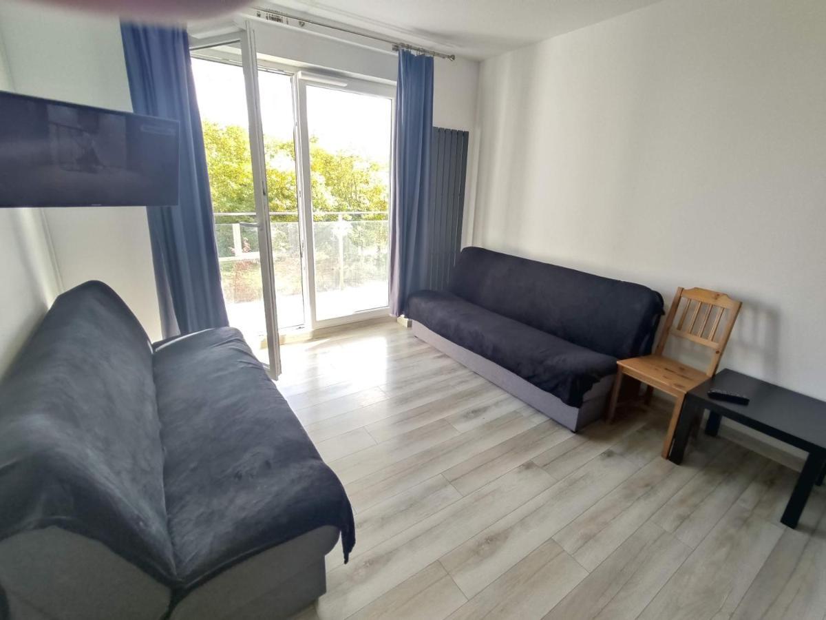 1110 Smialego 39 - Tanie Pokoje W Apartamencie - Samodzielne Zameldowanie - Self Check In Poznan Bagian luar foto