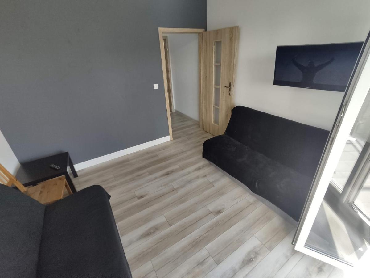 1110 Smialego 39 - Tanie Pokoje W Apartamencie - Samodzielne Zameldowanie - Self Check In Poznan Bagian luar foto
