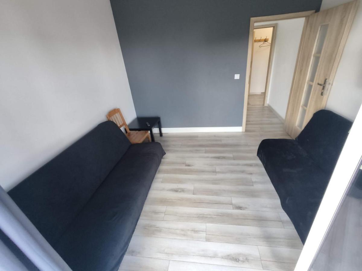 1110 Smialego 39 - Tanie Pokoje W Apartamencie - Samodzielne Zameldowanie - Self Check In Poznan Bagian luar foto