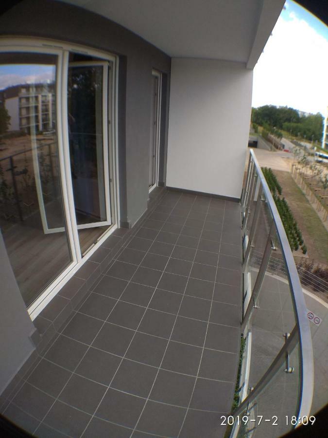 1110 Smialego 39 - Tanie Pokoje W Apartamencie - Samodzielne Zameldowanie - Self Check In Poznan Bagian luar foto
