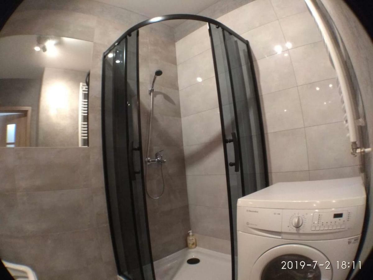 1110 Smialego 39 - Tanie Pokoje W Apartamencie - Samodzielne Zameldowanie - Self Check In Poznan Bagian luar foto