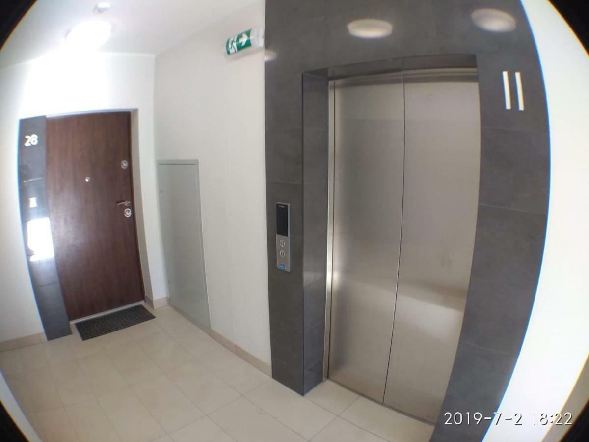 1110 Smialego 39 - Tanie Pokoje W Apartamencie - Samodzielne Zameldowanie - Self Check In Poznan Bagian luar foto